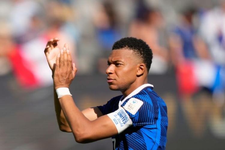 Kylian Mbappe Balas...