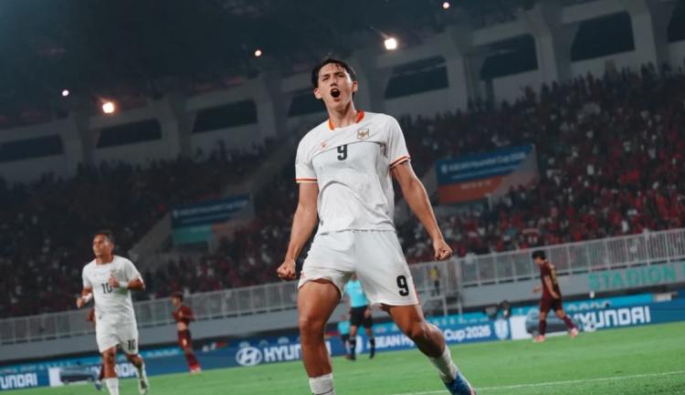 https://img.inews.id/media/750/files/inews_new/2026/07/28/mitchell_baker_timnas_indonesia_1.jpg