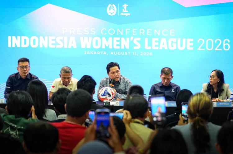 https://img.inews.id/media/750/files/inews_new/2026/08/11/ketua_umum_pssi_erick_thohir_tengah.jpg