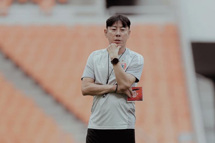 https://img.inews.id/media/750/files/inews_new/2026/08/29/pelatih_persija_jakarta_shin_tae_yong_foto_pers.jpg