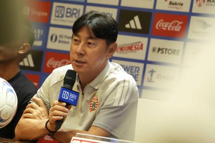 https://img.inews.id/media/750/files/inews_new/2026/09/14/pelatih_persija_jakarta_shin_tae_yong.jpg
