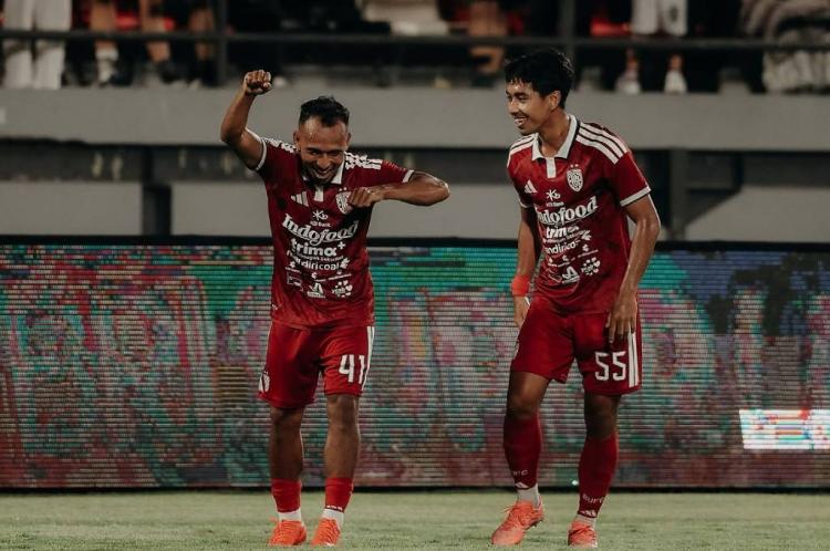 https://img.inews.id/media/750/files/inews_new/2026/10/10/winger_bali_united_irfan_jaya_kiri.jpg