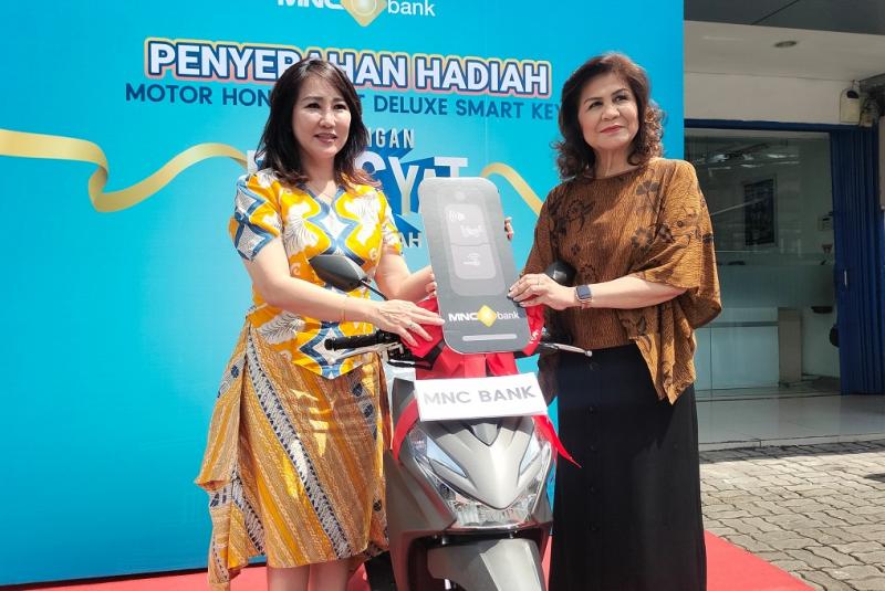 MNC Bank Serahkan Hadiah Motor Program Tabungan Dahsyat Berhadiah ke Nasabah di Jambi