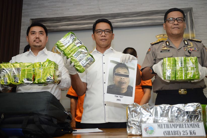 Polisi Amankan 25 Kg Sabu dari Pengedar Jaringan Internasional - Bagian 2