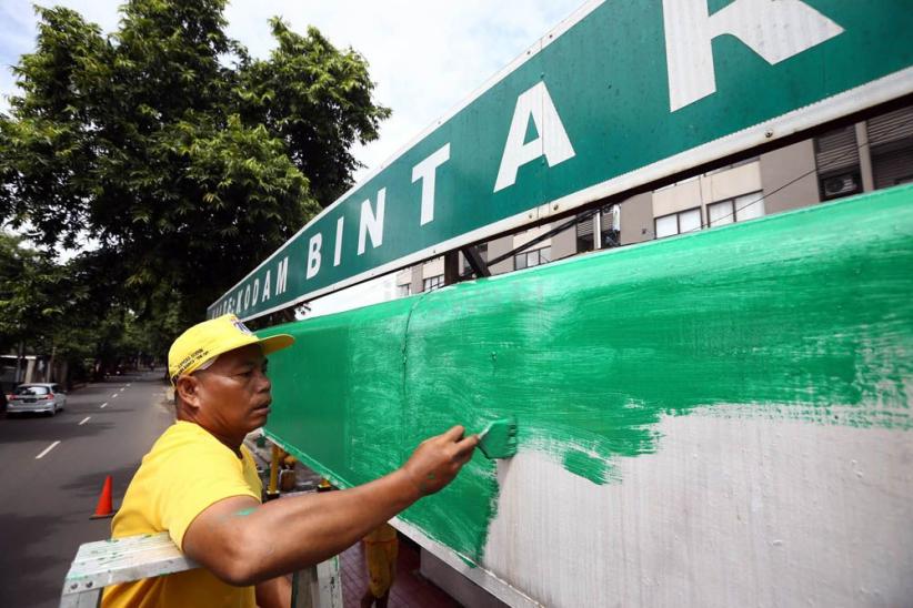 Hilangkan Kesan Kumuh, Halte di Jaksel Dicat Ulang - Bagian 4