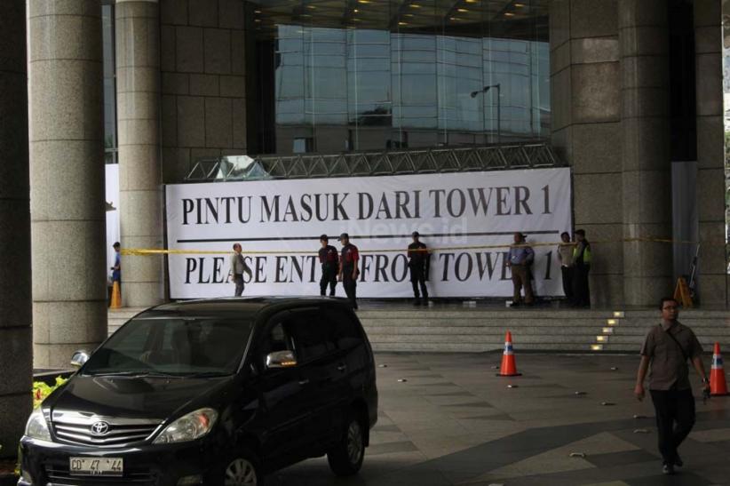 Suasana Pasca Selasar di Gedung BEI Runtuh - Bagian 1
