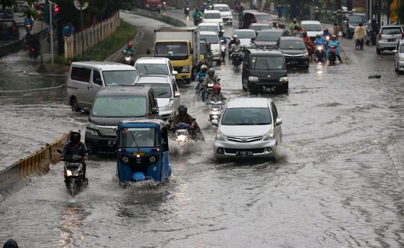 Genangan Air Muncul setelah Hujan Mengguyur Ibu Kota - Bagian 2