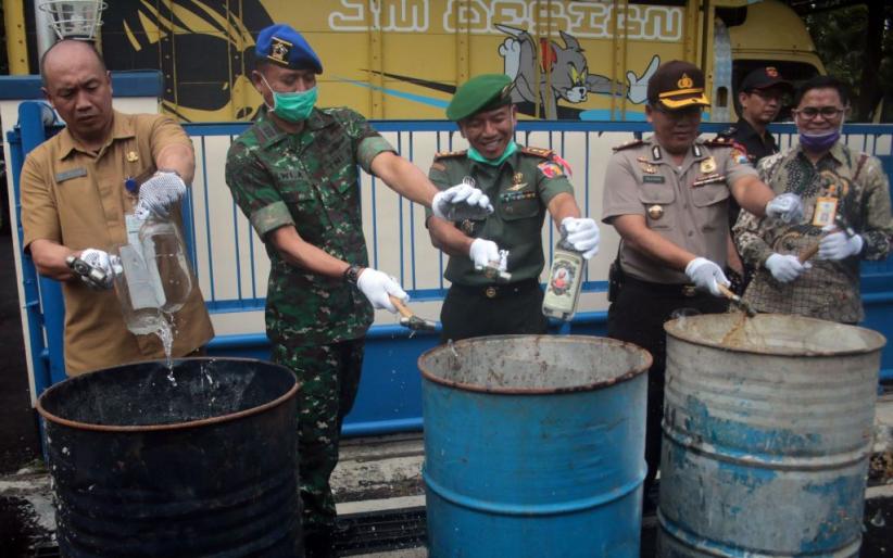 Bea Cukai Malang Musnahkan 2,3 Juta Batang Rokok Ilegal - Bagian 4