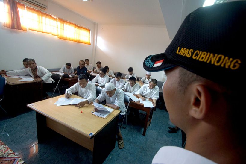 23 Warga Binaan Lapas Cibinong Ikut Ujian Paket B dan C - Bagian 1