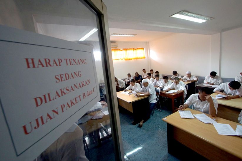 23 Warga Binaan Lapas Cibinong Ikut Ujian Paket B dan C - Bagian 2