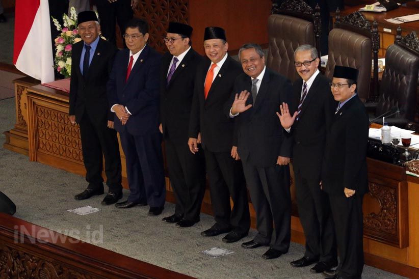 Paripurna DPR Sahkan Perry Warjiyo sebagai Gubernur BI - Bagian 1