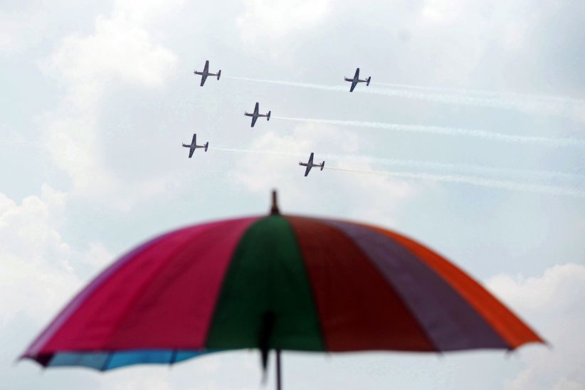 Atraksi Jupiter Aerobatic Team Ramaikan Pesta Rakyat TNI AU - Bagian 1