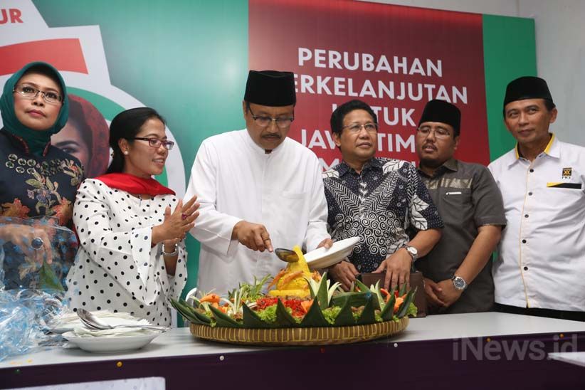 Rumah Gus Ipul-Mbak Puti untuk Menampung Aspirasi Warga Jawa Timur - Bagian 3