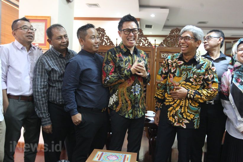 Rekan Seprofesi Ditahan di Hongkong, Komedian Datangi Kemenlu - Bagian 1