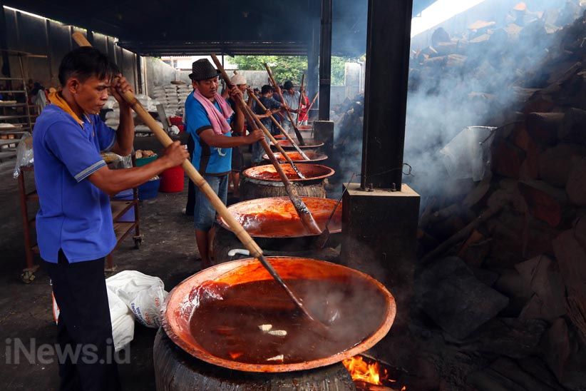Pembuatan Dodol dan Kue Keranjang untuk Rayakan Imlek - Bagian 1