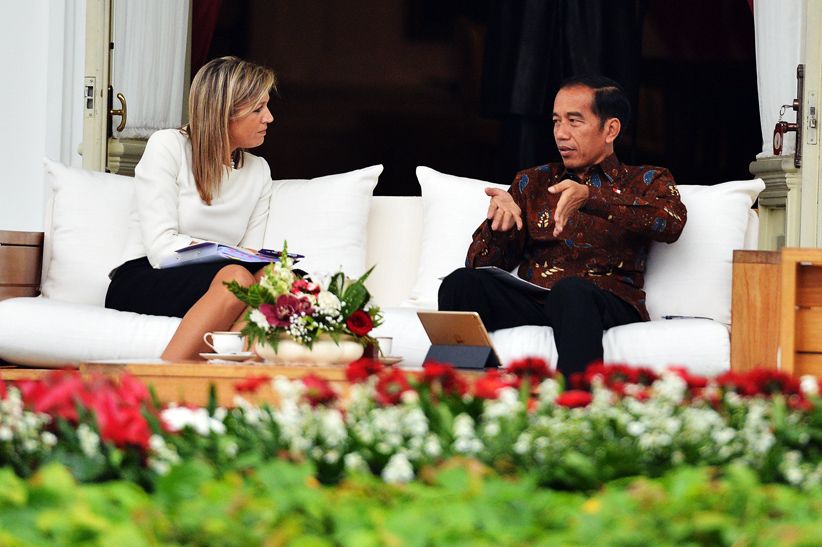 Ketika Presiden Jokowi Bahas Inklusi Keuangan dengan Ratu Maxima di Teras Istana  - Bagian 1