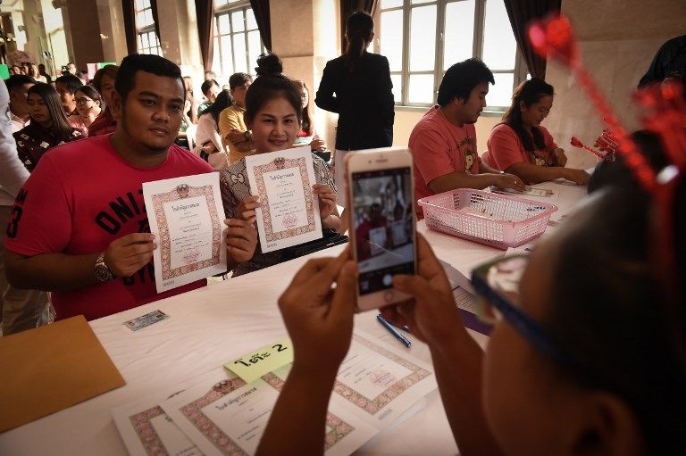Hari Valentine, Ratusan Pasangan Nikah Massal di Thailand - Bagian 1