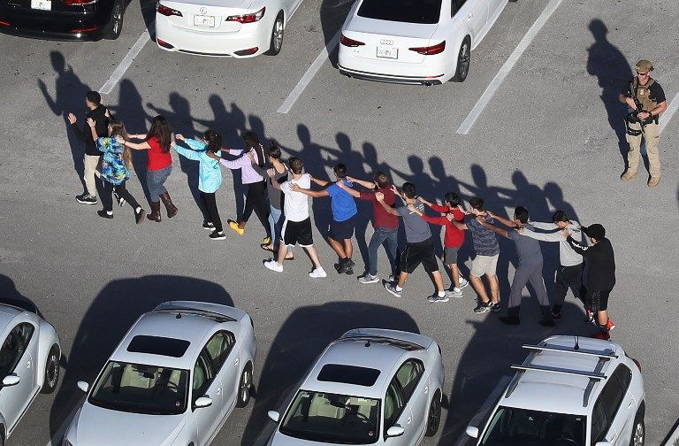 17 Orang Tewas pada Insiden Penembakan di SMA Florida - Bagian 2