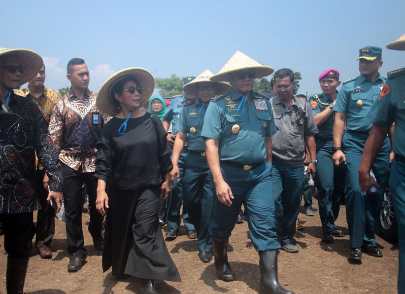 KSAL dan Menteri Susi Resmikan Sarana Pembekalan Keterampilan TNI AL - Bagian 3
