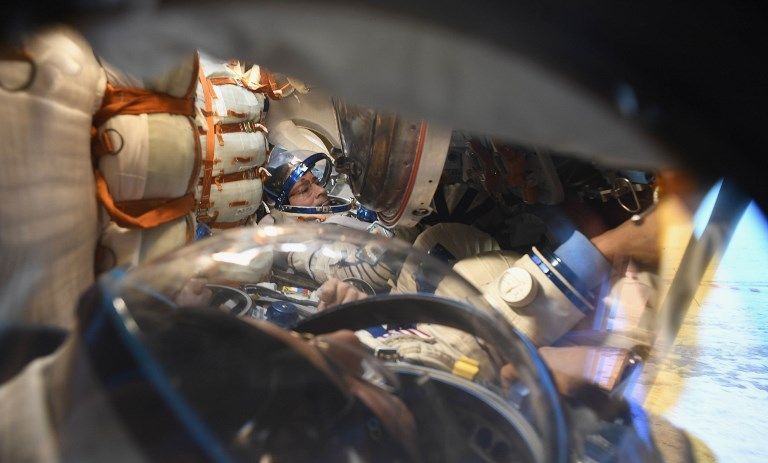 3 Astronot Sukses Mendarat ke Bumi - Bagian 12
