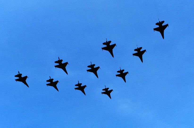 24 Pesawat Tempur F-16 Hibah dari AS Tiba di Lanud Iswahjudi - Bagian 1
