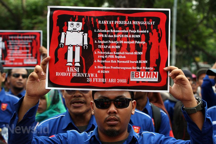 Ratusan Buruh dan Pekerja BUMN Tuntut Hapus Outsourcing - Bagian 1