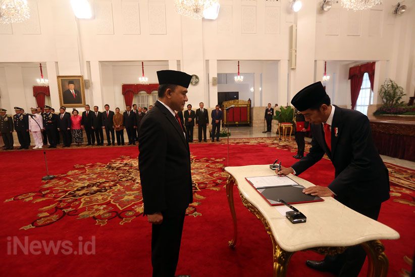 Presiden Jokowi Lantik Heru Winarko Jadi Kepala BNN - Bagian 4