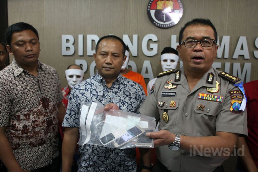 Polda Jatim Bongkar Jaringan The Family Muslim Cyber Army - Bagian 3