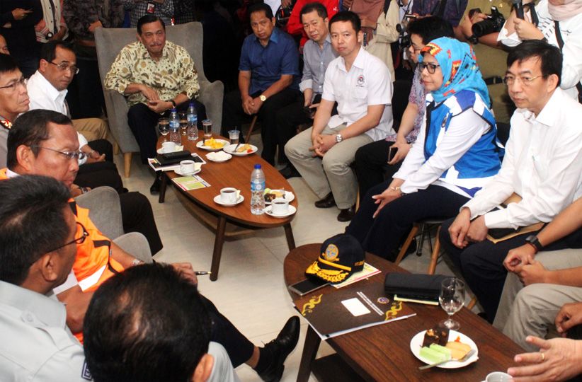 2 Menteri Tinjau Persiapan Sistem Ganjil Genap Tol Cikampek - Bagian 2