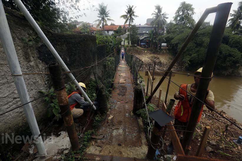 Jembatan Gantung 'Indiana Jones' Mulai Diperbaiki - Bagian 2