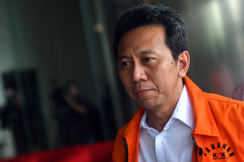 Bupati Kebumen Nonaktif Jalani Pemeriksaan Perdana di KPK - Bagian 3