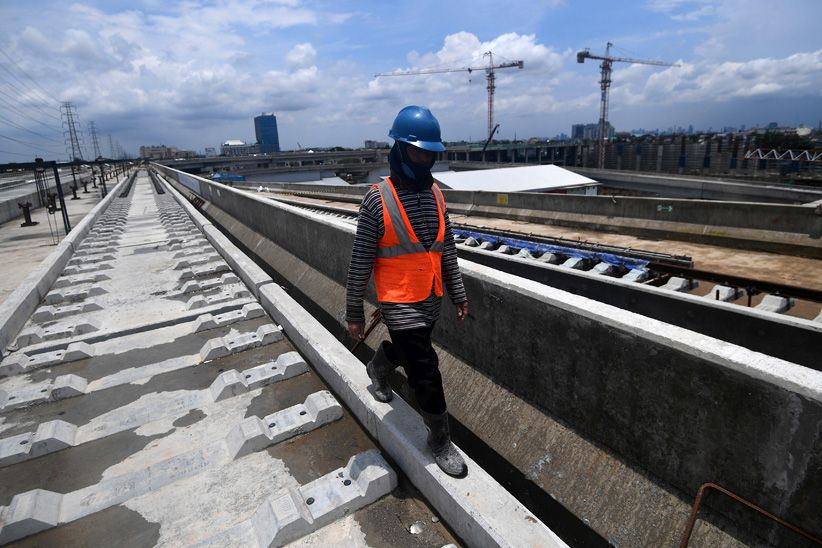 Pembangunan LRT Kelapa Gading Mencapai 65 Persen - Bagian 1