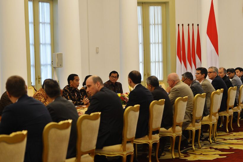 Presiden Jokowi Terima Delegasi AIIB Bahas Proyek Infrastruktur - Bagian 1