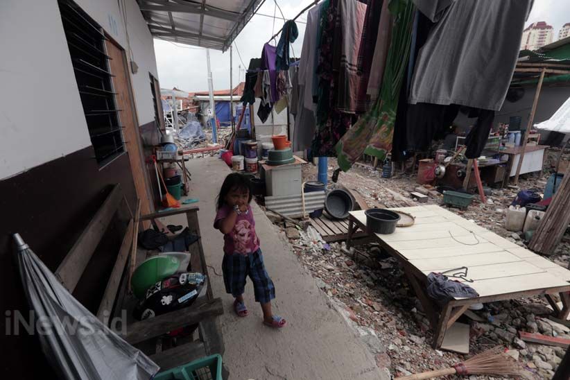 Warga Kampung Akuarium Mulai Tempati Penampungan Sementara - Bagian 6