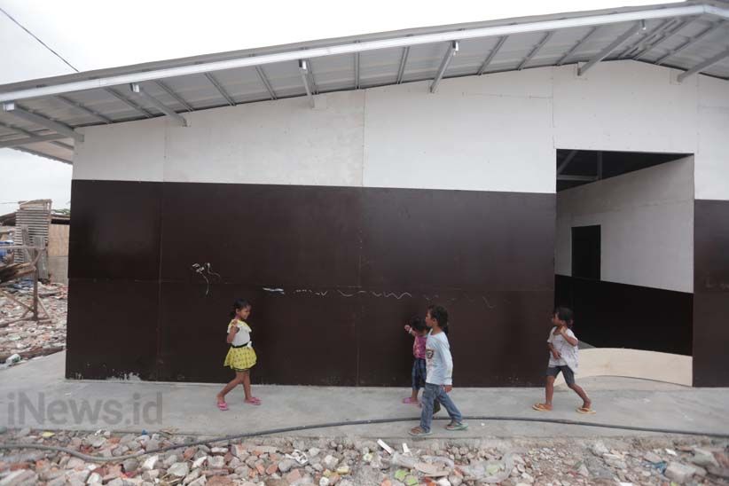 Warga Kampung Akuarium Mulai Tempati Penampungan Sementara - Bagian 3