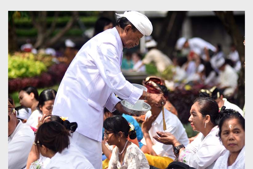 Umat Hindu Surabaya Gelar Upacara Tawur Agung Kesanga - Bagian 2