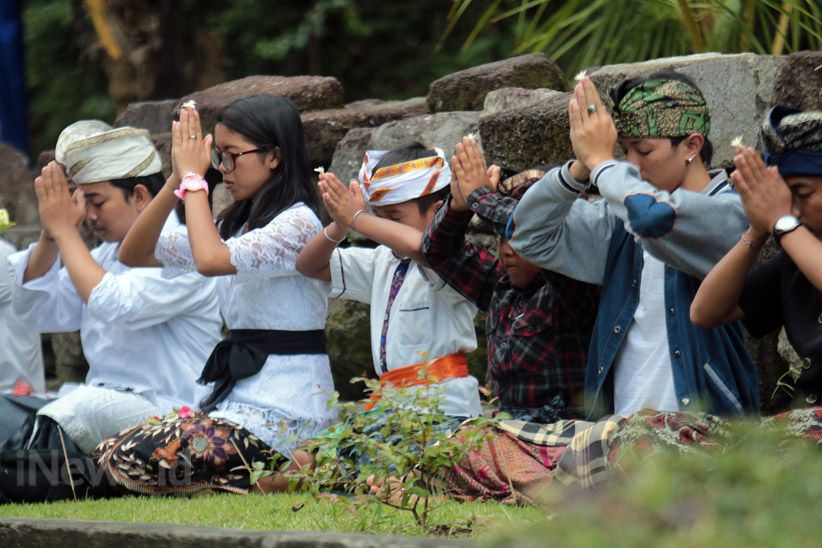Ribuan Umat Hindu Malang Gelar Upacara Ngembak Geni - Bagian 1