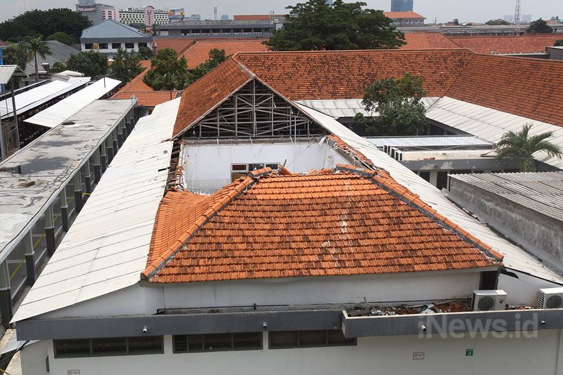Kondisi Ruang Perawatan RSAL Dr Ramelan setelah Atap Ambruk - Bagian 3