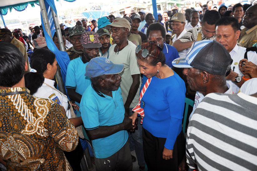 Menteri Susi Berdialog dengan Nelayan Papua, Ajak Tidak Pakai Cantrang - Bagian 1