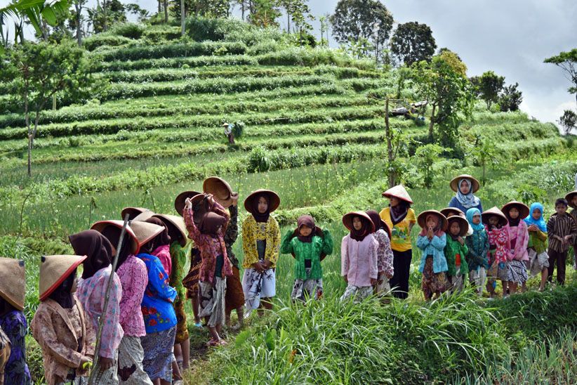 Pelajar Lereng Gunung Ungaran Dibekali Pendidikan Rehabilitasi Lingkungan - Bagian 2