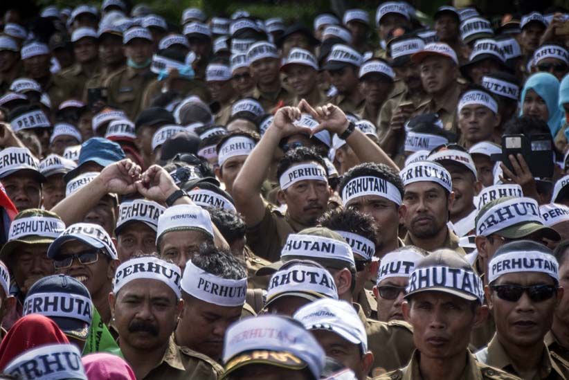 Ribuan Karyawan Perum Perhutani Tuntut Naik Gaji hingga 30 Persen - Bagian 2