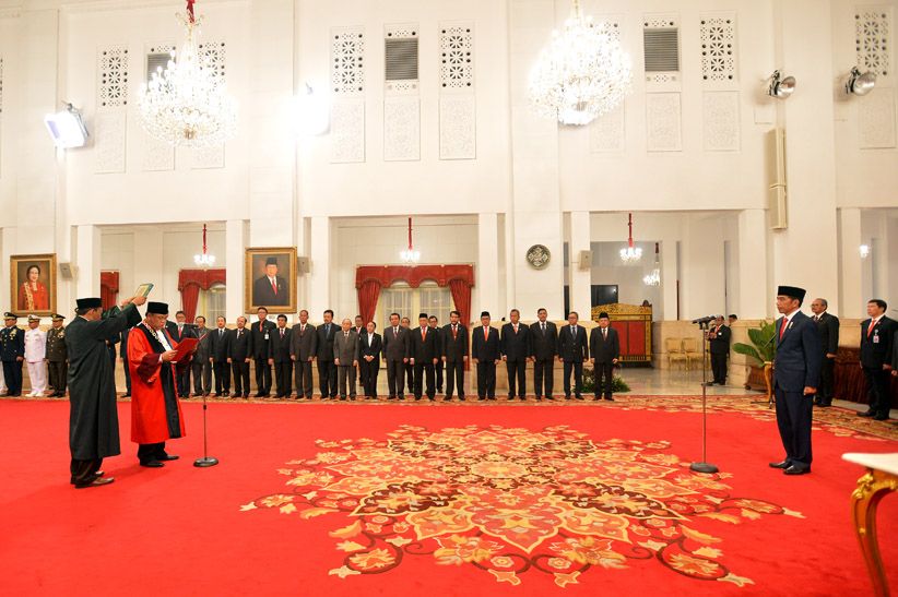 Presiden Jokowi Melantik Hakim MK Arief Hidayat - Bagian 2