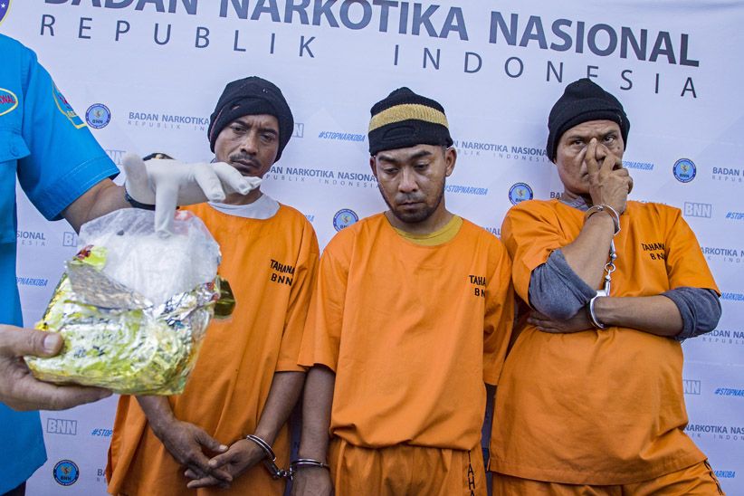 BNN Tangkap Penyelundup 32 Kg Sabu Jaringan Internasional - Bagian 1