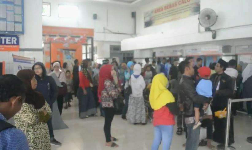 H-1 Natal, Stasiun Kebumen Dipadati Penumpang