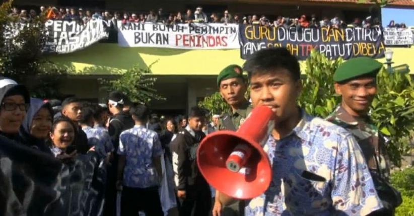 Kerap Bersikap Kasar, 1.000 Siswa SMAN 2 Malang Tuntut Kepsek Mundur