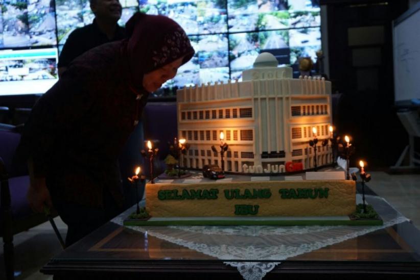 Kue Miniatur Siola Jadi Kado Ulang Tahun Risma 