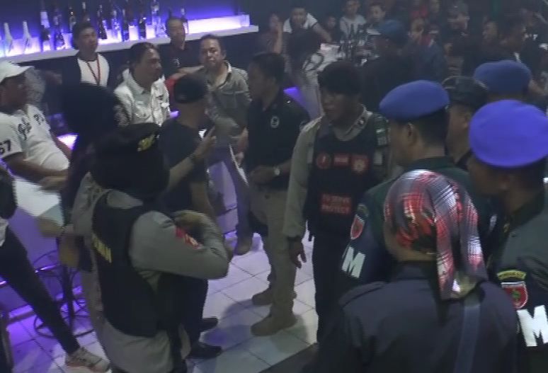 Razia THM di Makassar, Petugas Amankan 11 Orang Positif Narkoba