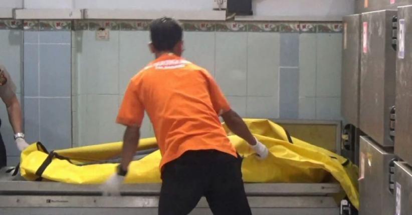 Pemuda Bertato Ditemukan Tewas Mengambang dan Membusuk di Sungai Lamongan