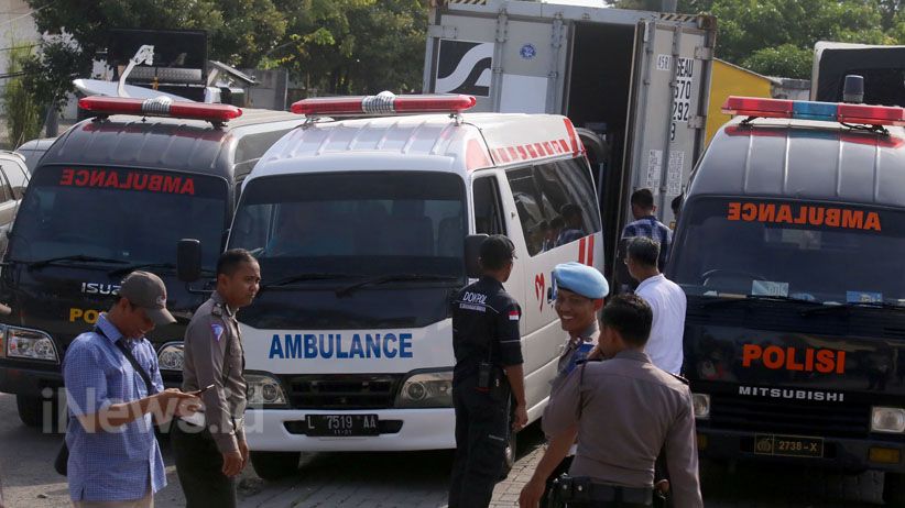 3 Jenazah Pelaku Teror Rusun Wonocolo Diserahkan ke Keluarga - Bagian 2