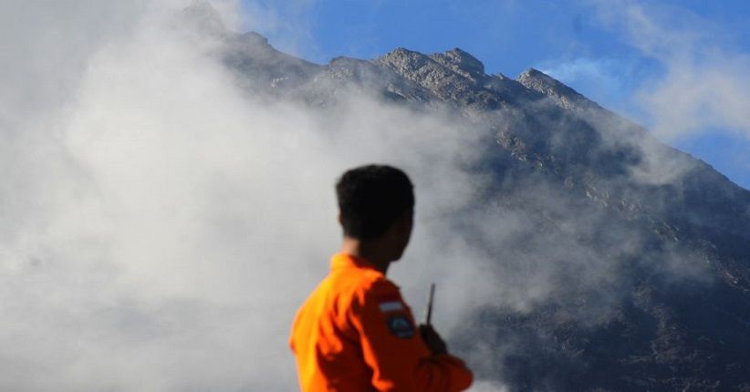 Gunung Merapi Luncurkan 4 Kali Guguran Lava Pijar Sejauh 900 Meter
